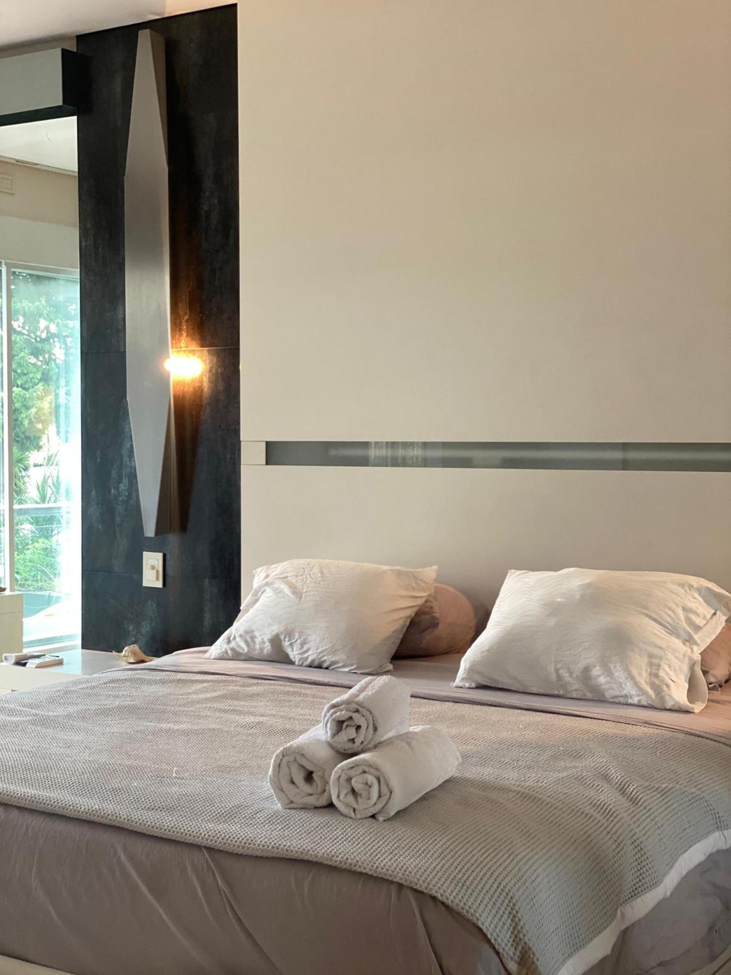 Cool Clima Bed and Breakfast Olivos Esterno foto